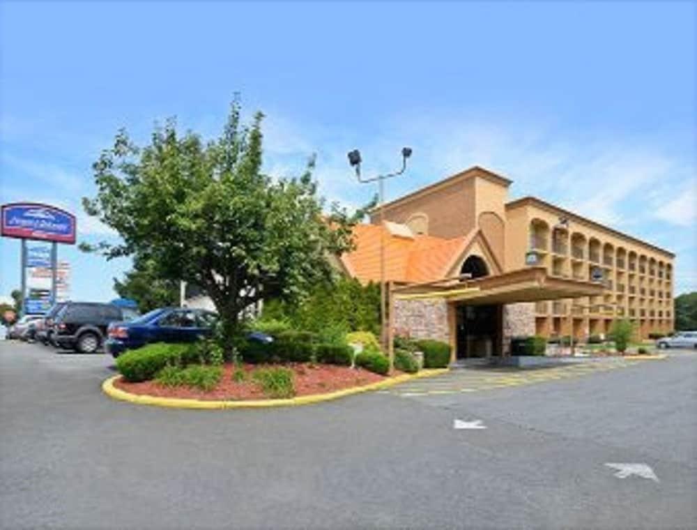 Howard Johnson By Wyndham Clifton Nj Dış mekan fotoğraf